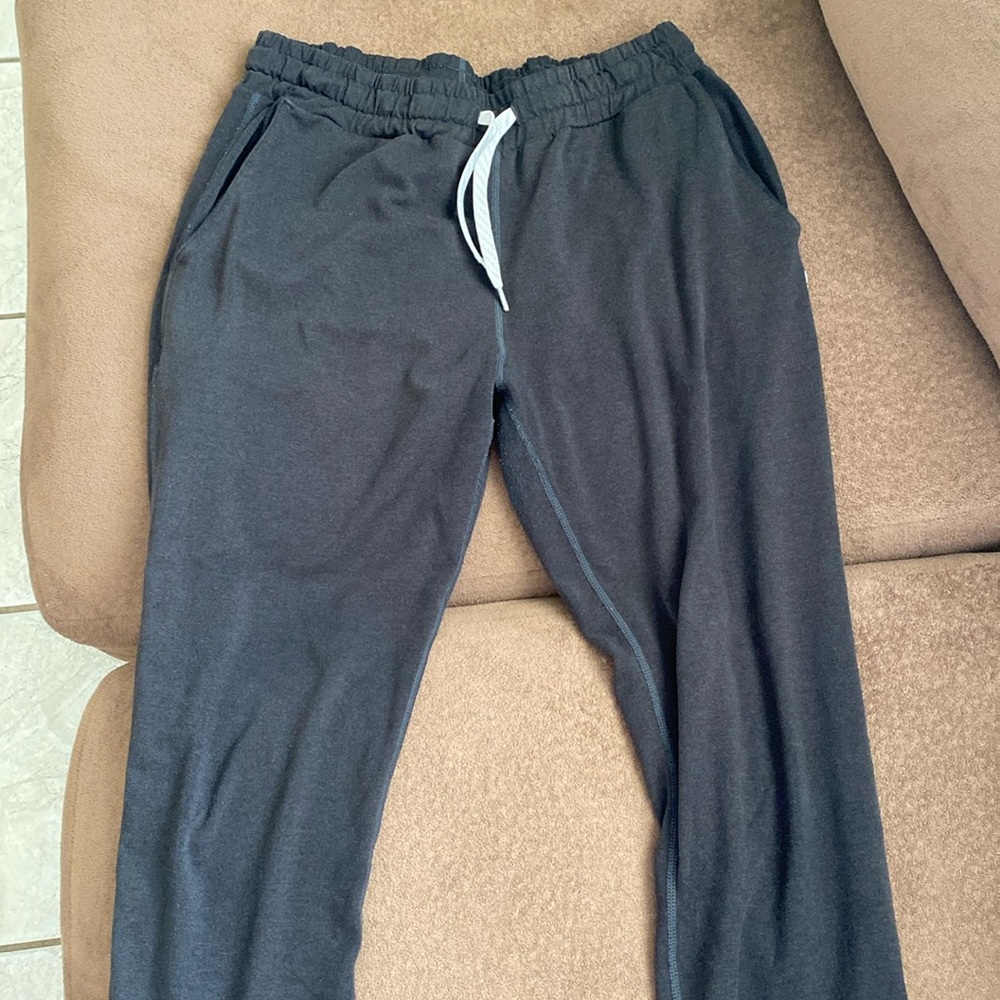 Vuori Performance Women’s Joggers size XS EUC